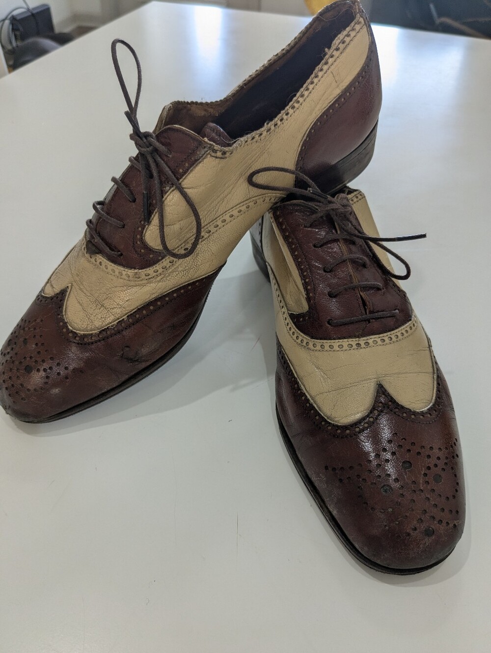 Vintage women’s two-tone spectator oxfords, made in Italy